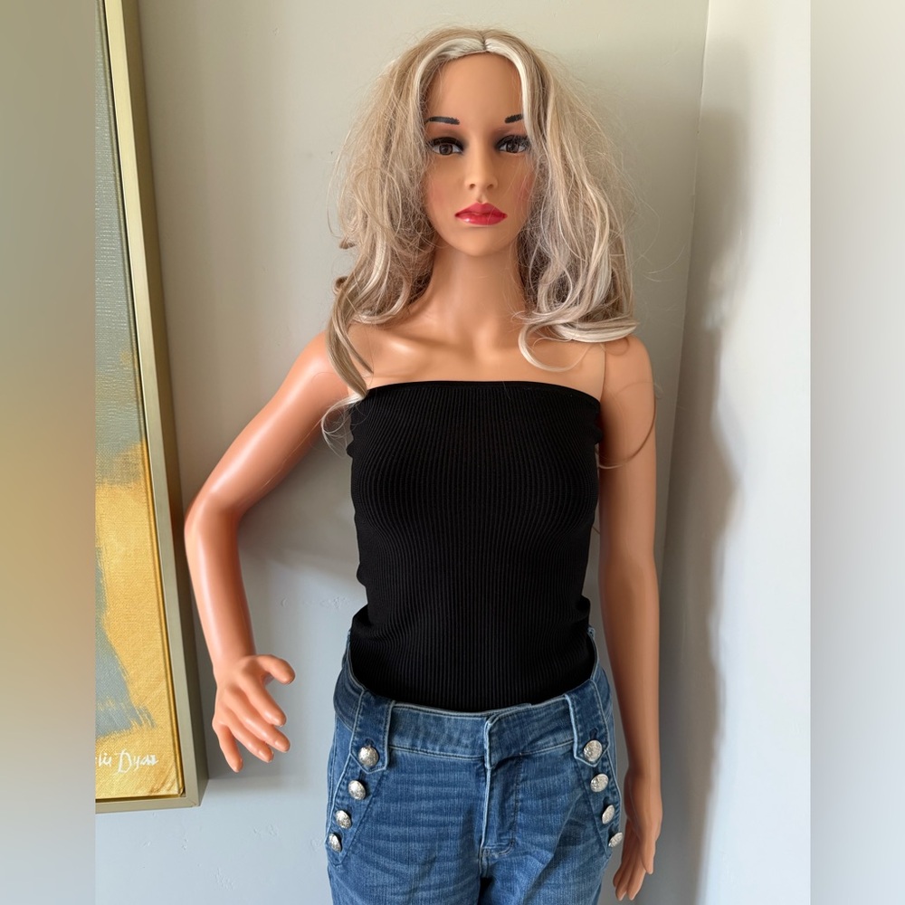 NWT Sculpt & Forme Stylish & Gorgeous Strapless Ribbed Top!